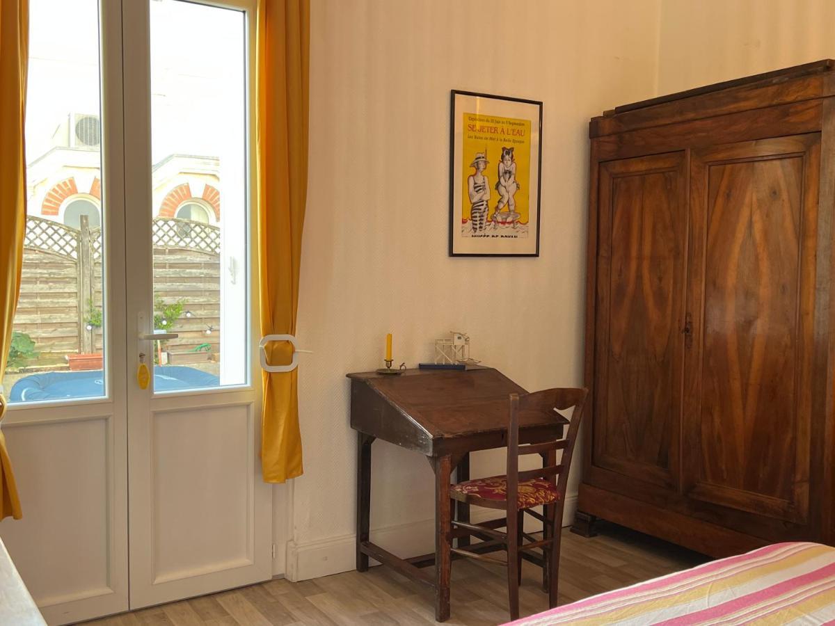 Chambre Sur La Falaise De Pontaillac Vaux-sur-Mer Kültér fotó